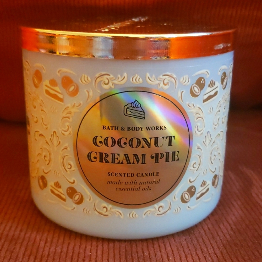 *2 for $40* 🥧🥥Bath&Bodyworks Coconut Cream Pie Candle 🥥🥧